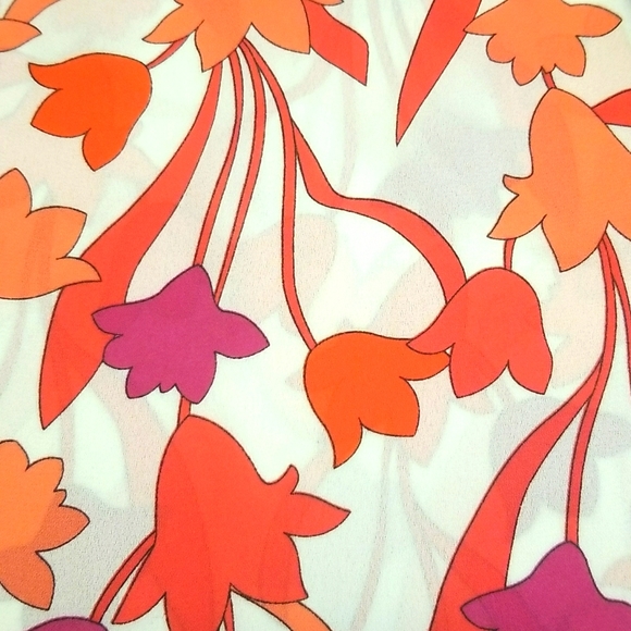 🦋Violet + Claire Vibrant Halter Style Flowy Sleeveless Top - Picture 7 of 8